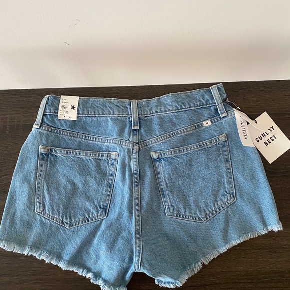 Mid Rise Shorts - Picture 5 of 5